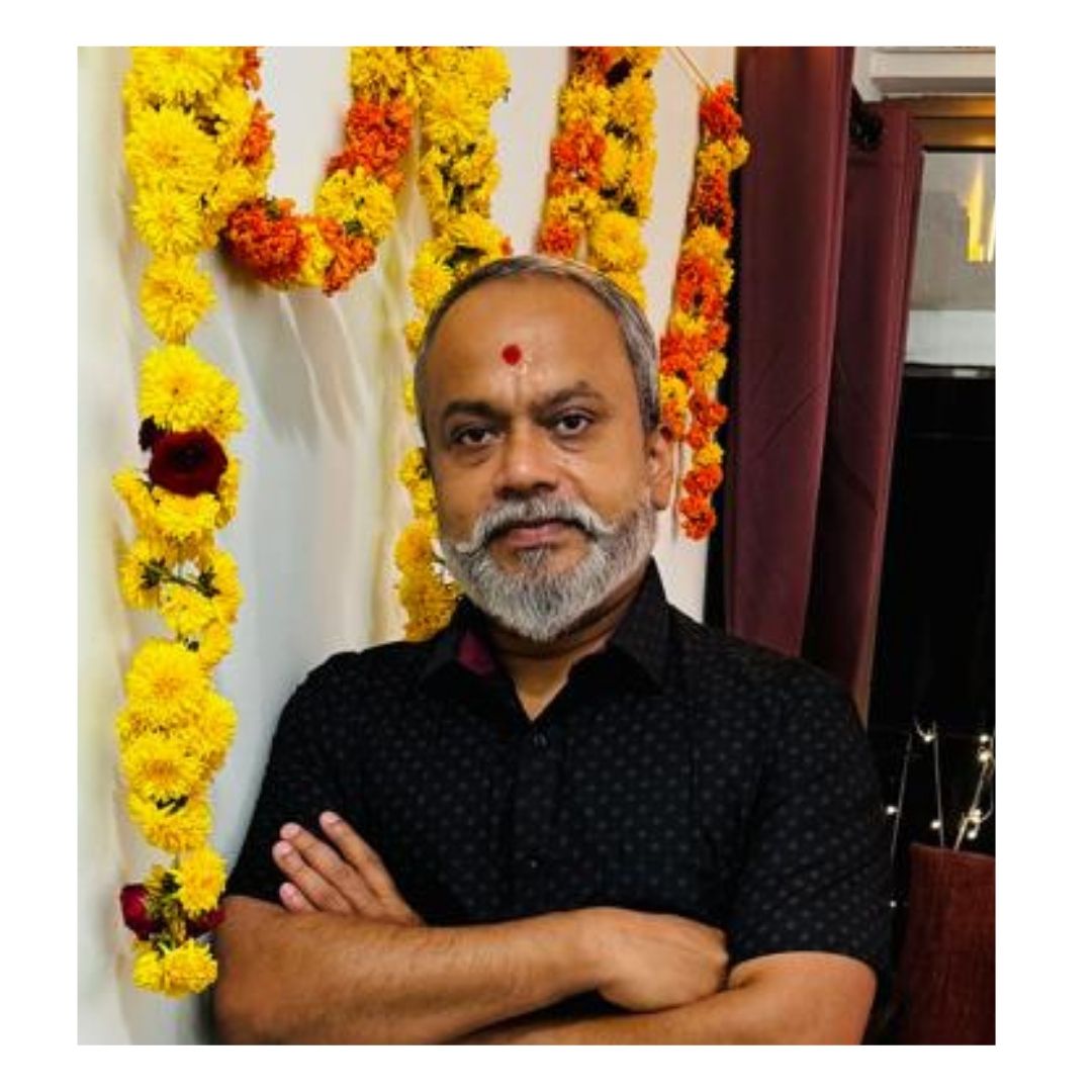 Orange Get your Business certificate Instagram Post (4)